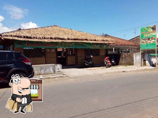 Rasakan Kelezatan Makanan Tradisional di Oemah Dahar Kesugihan